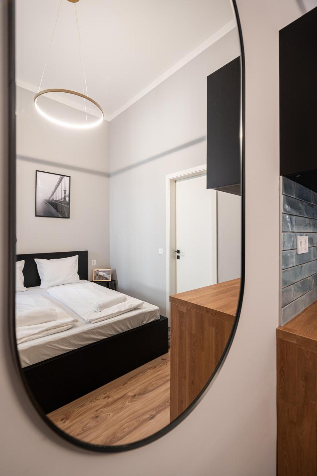 דירה R38 Boutique Apartments, Location By Bqa